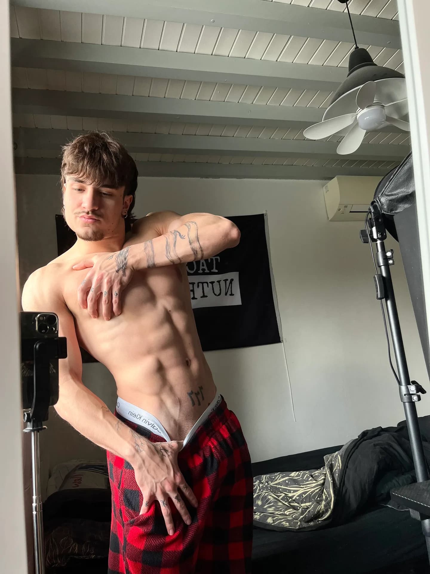 Collab for sextape photo 1